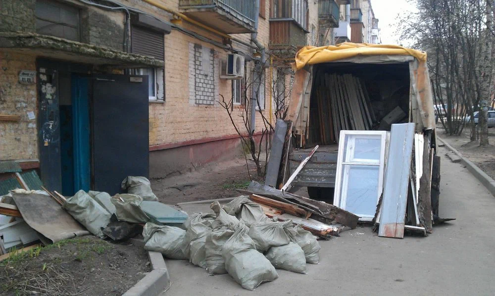 Вывоз мусора после ремонта в Калуге от ПроМусор — цены от 4551 руб., быстро и недорого